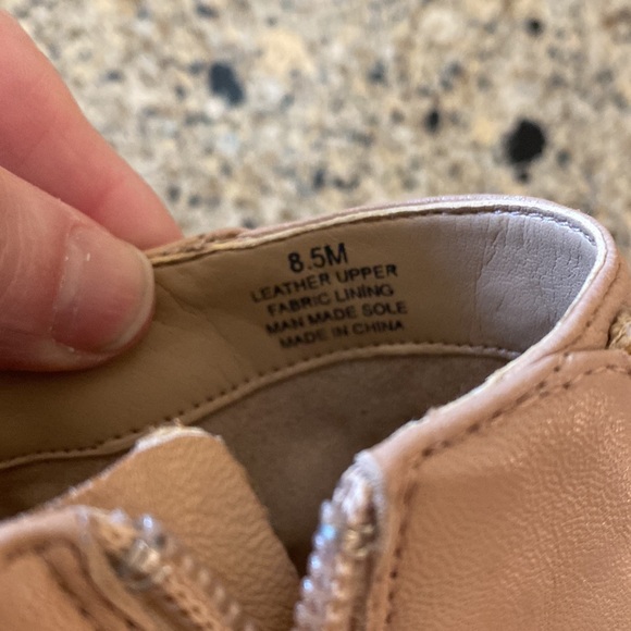 Gianni Bini Cream/Tan Zipper Heels Booties 8.5 - Picture 6 of 9